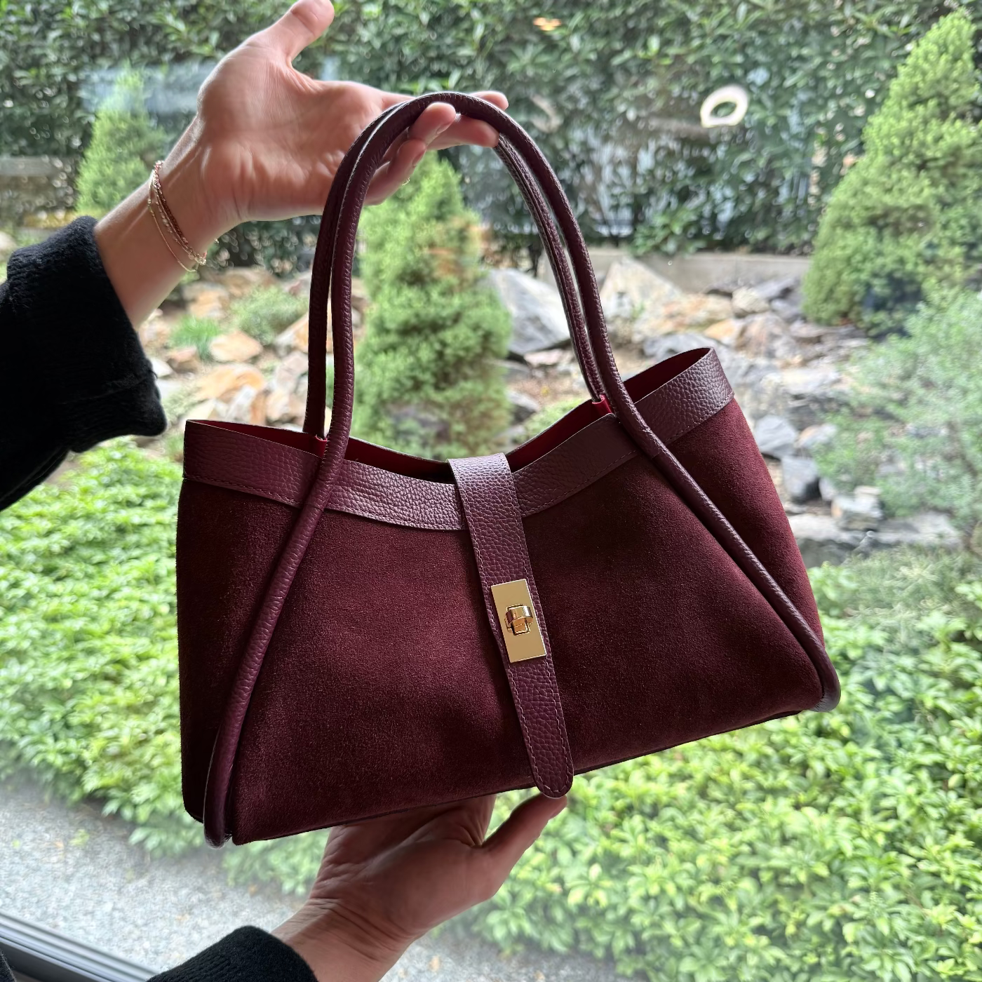 Italská semišová kabelka z pravé kůže BURGUNDY